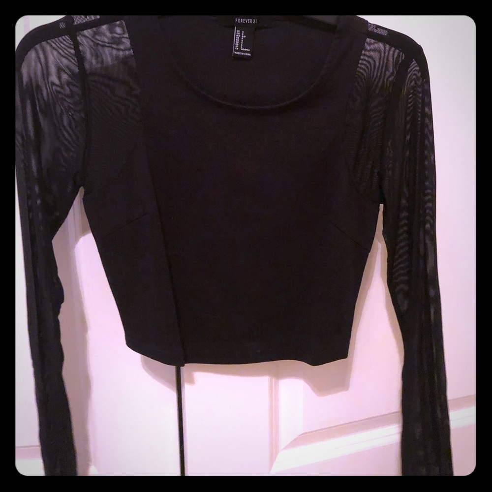 Mesh sleeve crop top